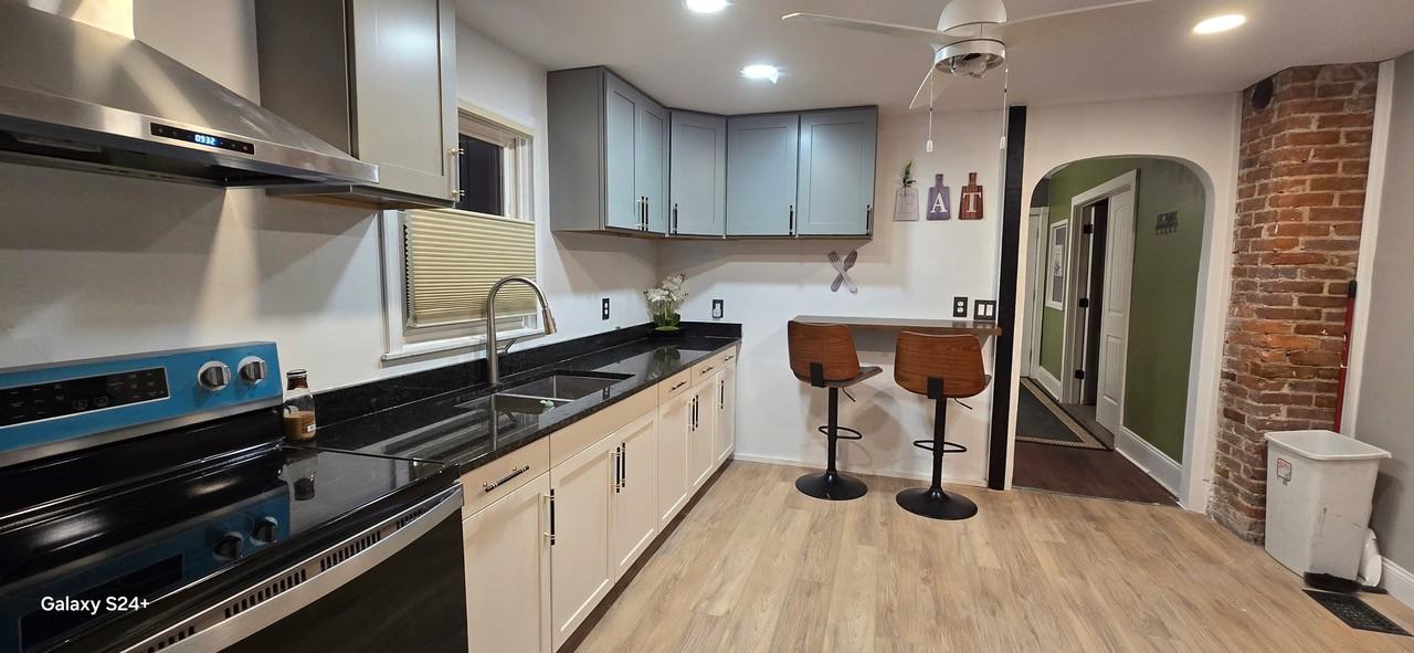 319 Union St - Photo 2 of 20