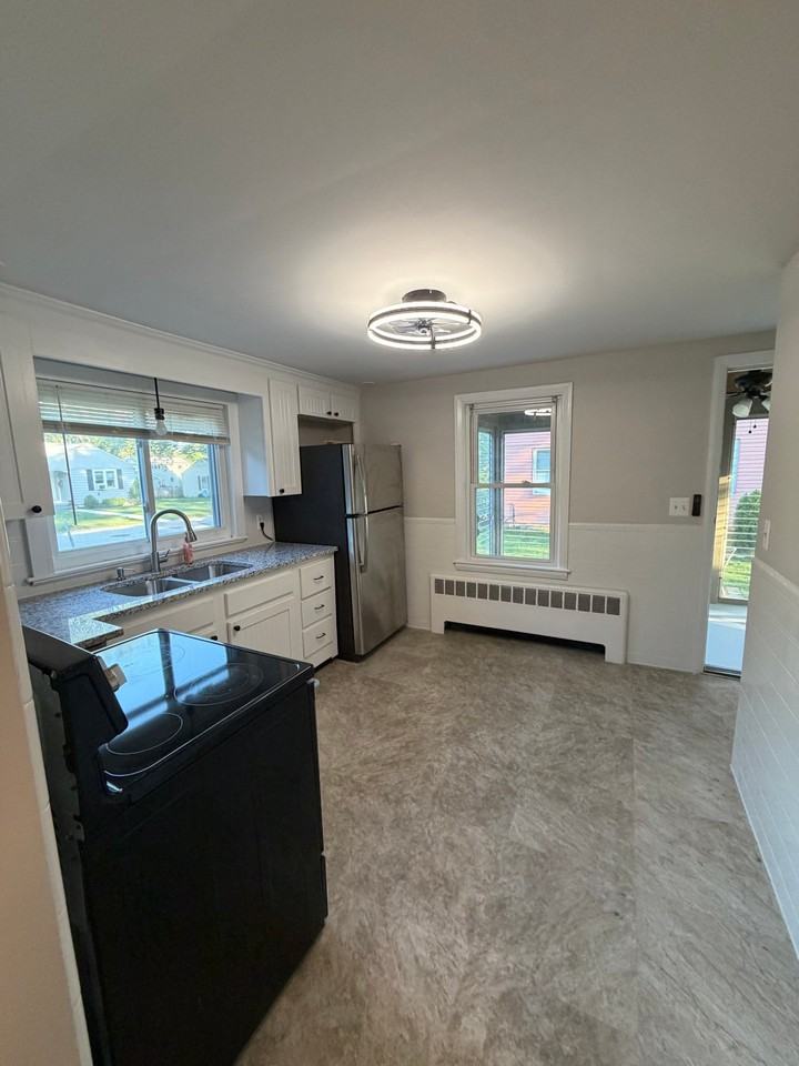 135 Park View Ave #A - Photo 5 of 14