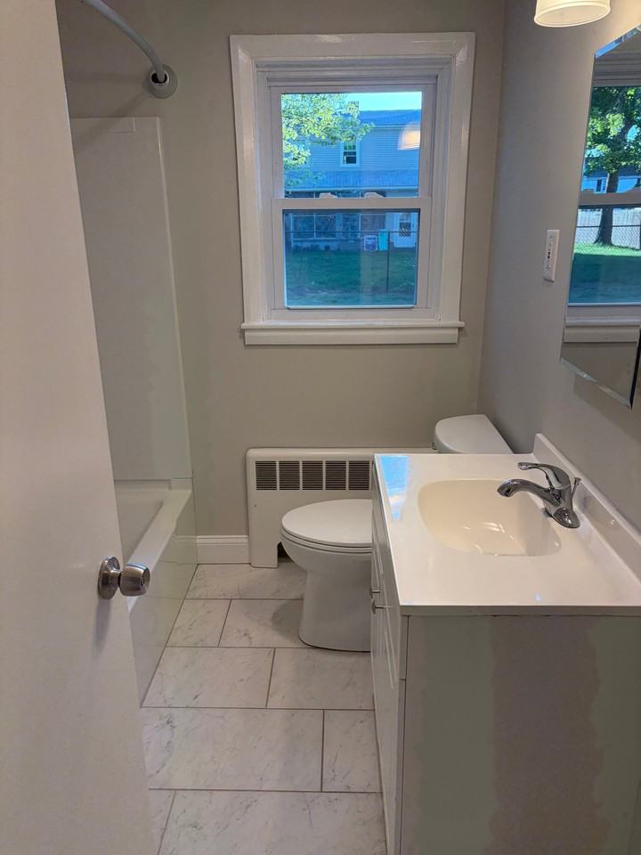 135 Park View Ave #A - Photo 7 of 14
