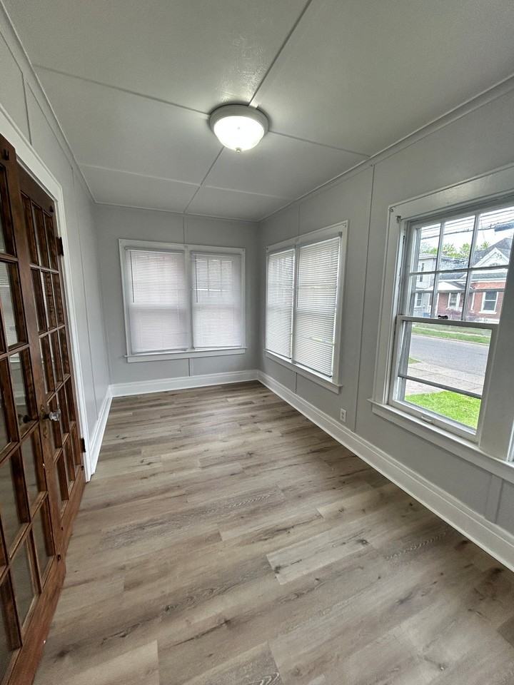 710 W Colvin St #710-1stFL - Photo 3 of 16