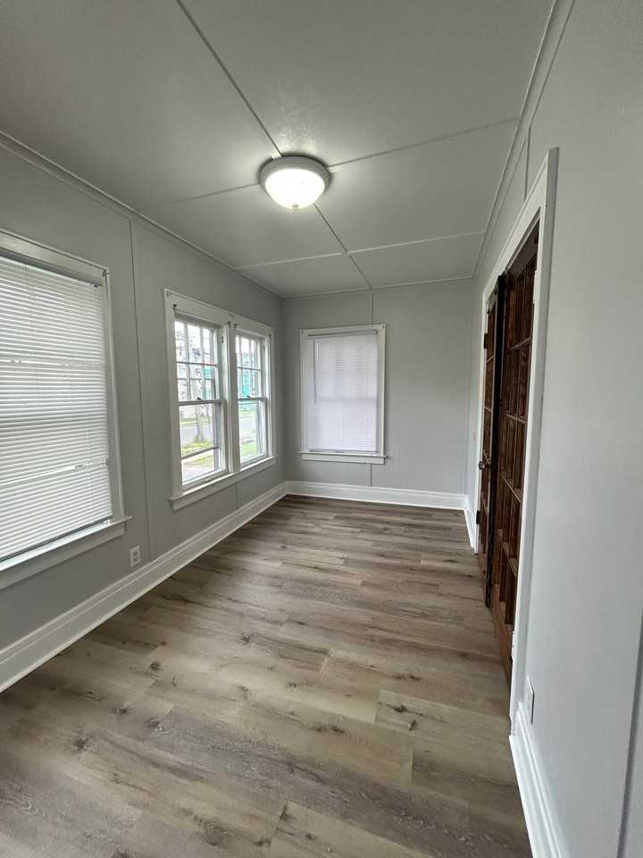 710 W Colvin St #710-1stFL - Photo 4 of 16