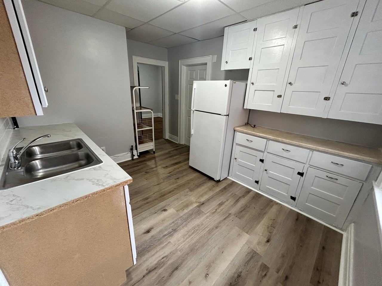 710 W Colvin St #710-1stFL - Photo 7 of 16