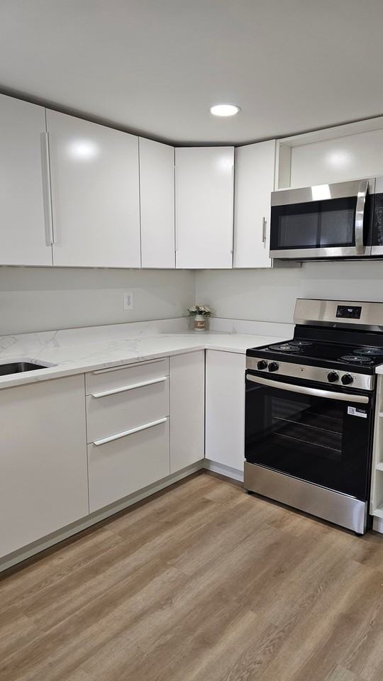 2933 N Charles St #B - Photo 6 of 16