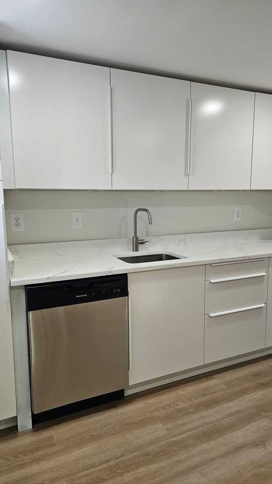 2933 N Charles St #B - Photo 7 of 16