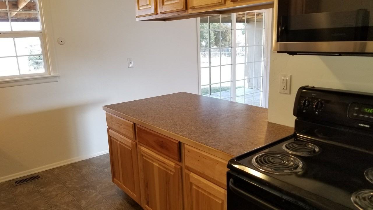1912 W Tendoy Dr - Photo 6 of 14