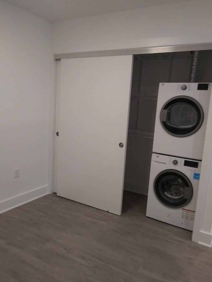 425 N Prince St #006 - Photo 4 of 12