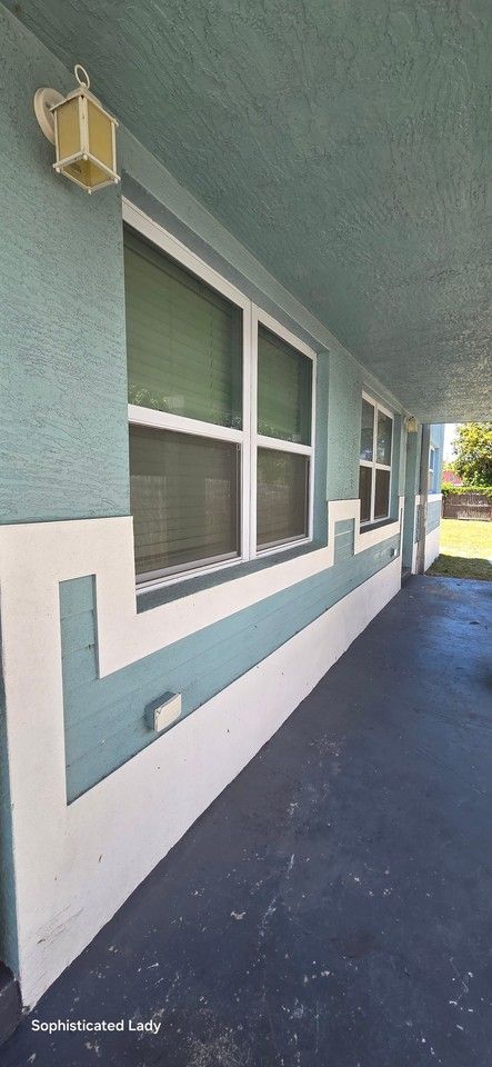 633 11th St - Photo 2 of 15