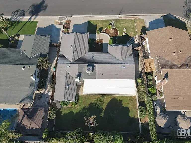 2705 Parkfield Ct - Photo 3 of 21