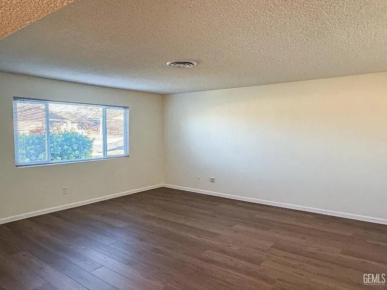 2705 Parkfield Ct - Photo 4 of 21