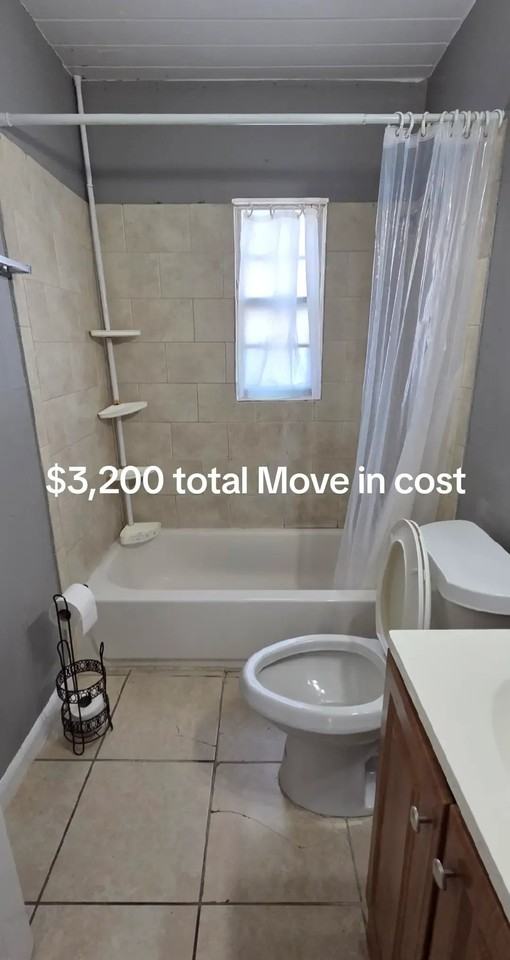 1232 W 35th St - Photo 3 of 9