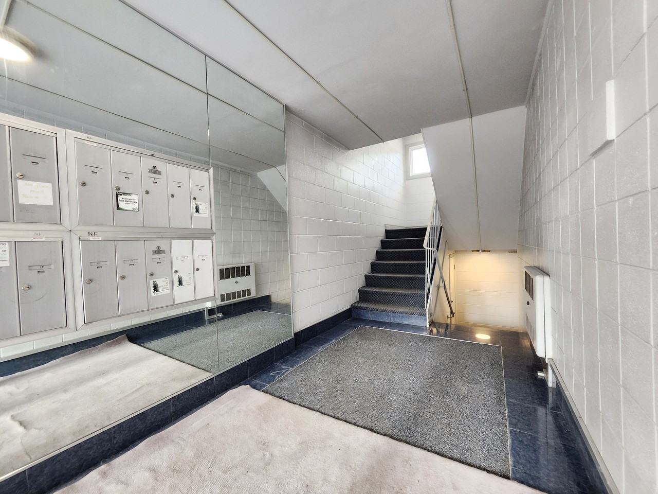 303 9A Street N.W. - Photo 3 of 26