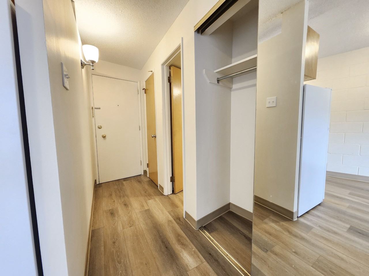 303 9A Street N.W. - Photo 5 of 26