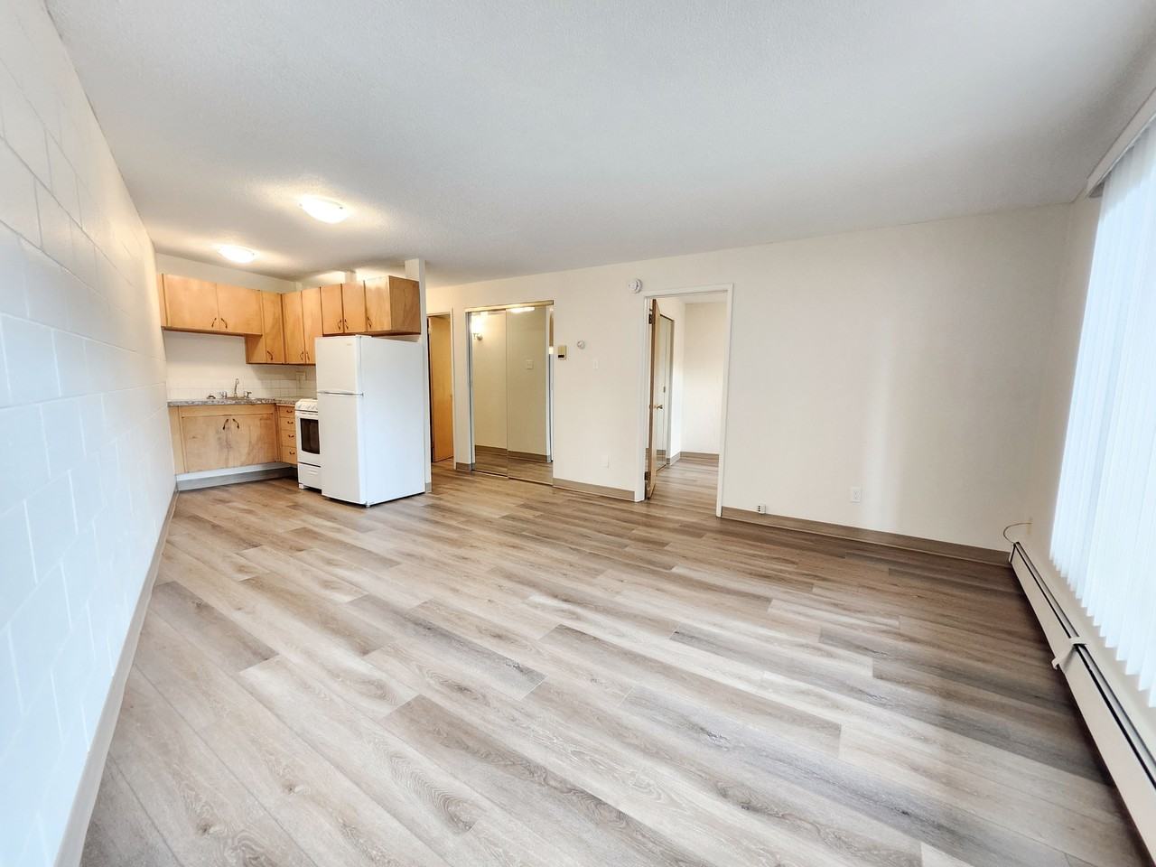 303 9A Street N.W. - Photo 7 of 26