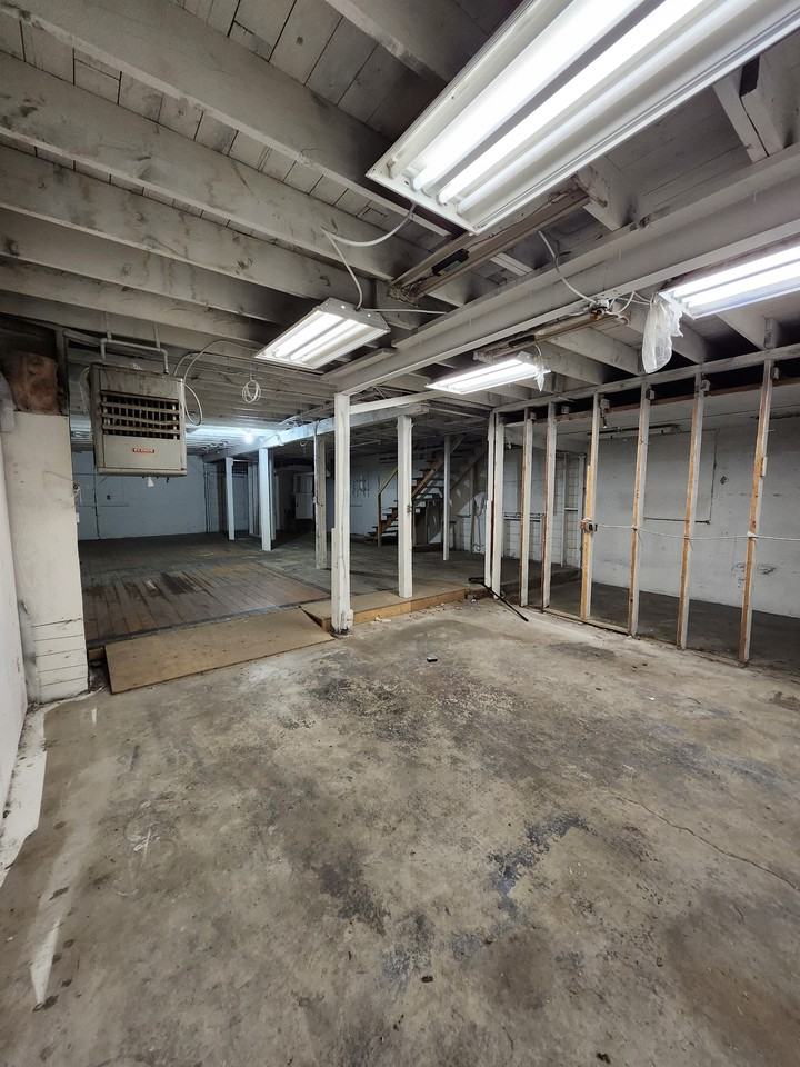 STORAGE IN MISSION - Photo 3 of 9