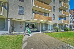 featured image of 738 14 Ave Sw