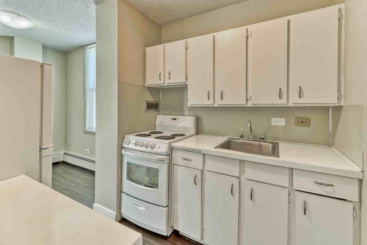 738 14 Avenue S.W. - Photo 7 of 15