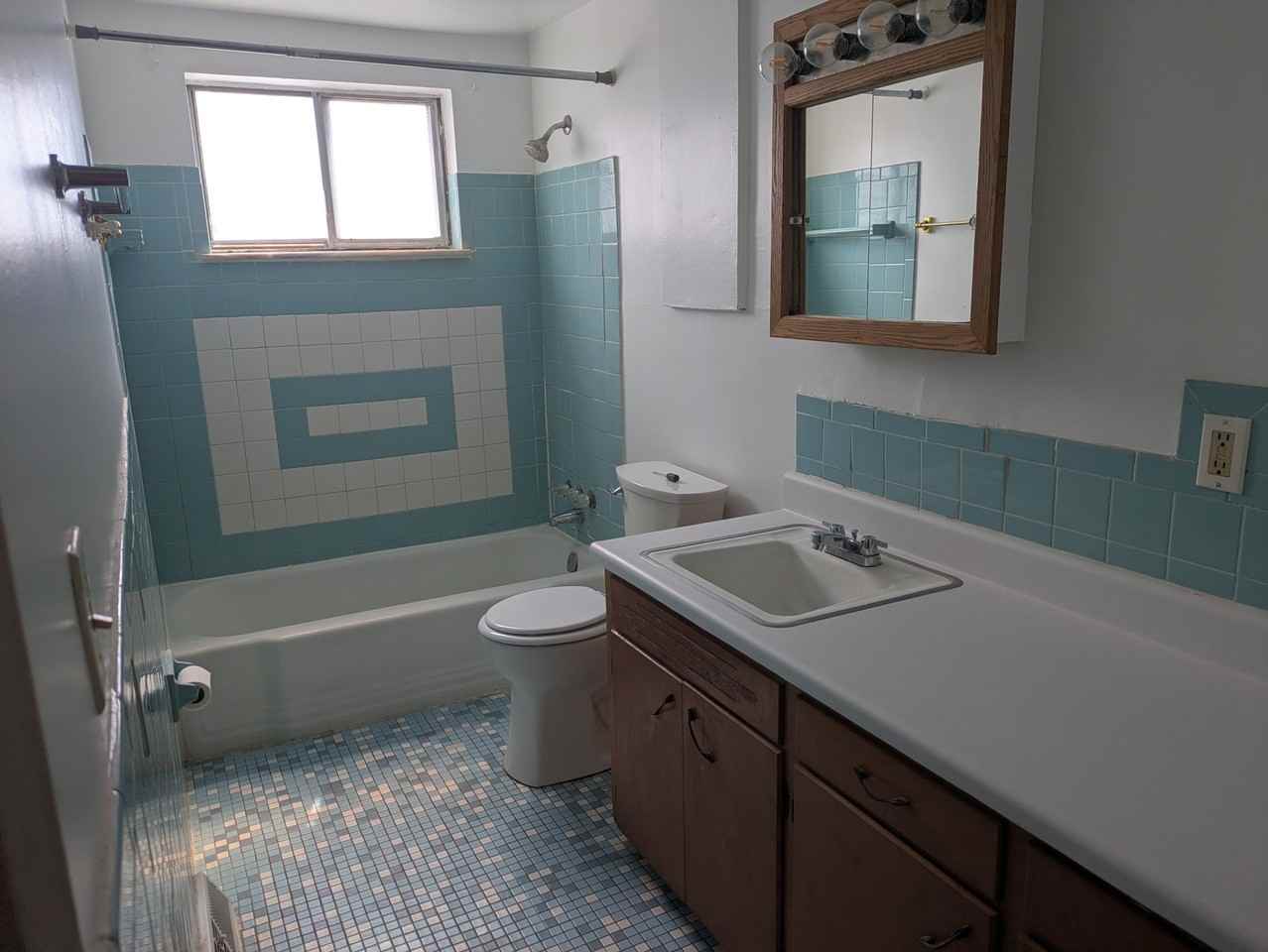2920 N Rockwood Dr #B - Photo 5 of 6
