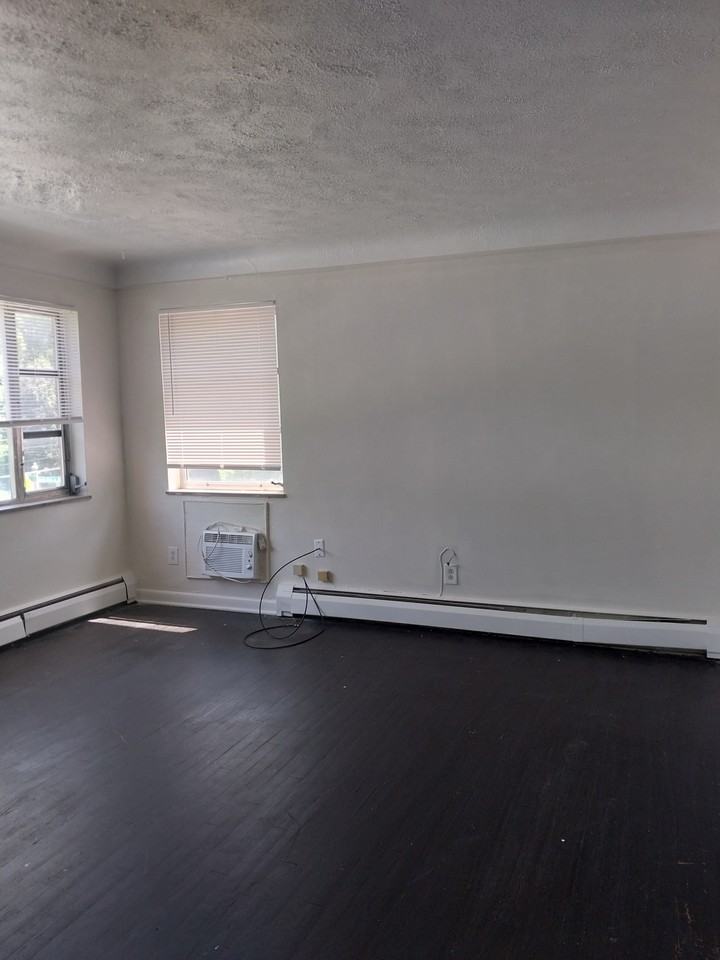 1927 W North Bend Rd #3 - Photo 2 of 19