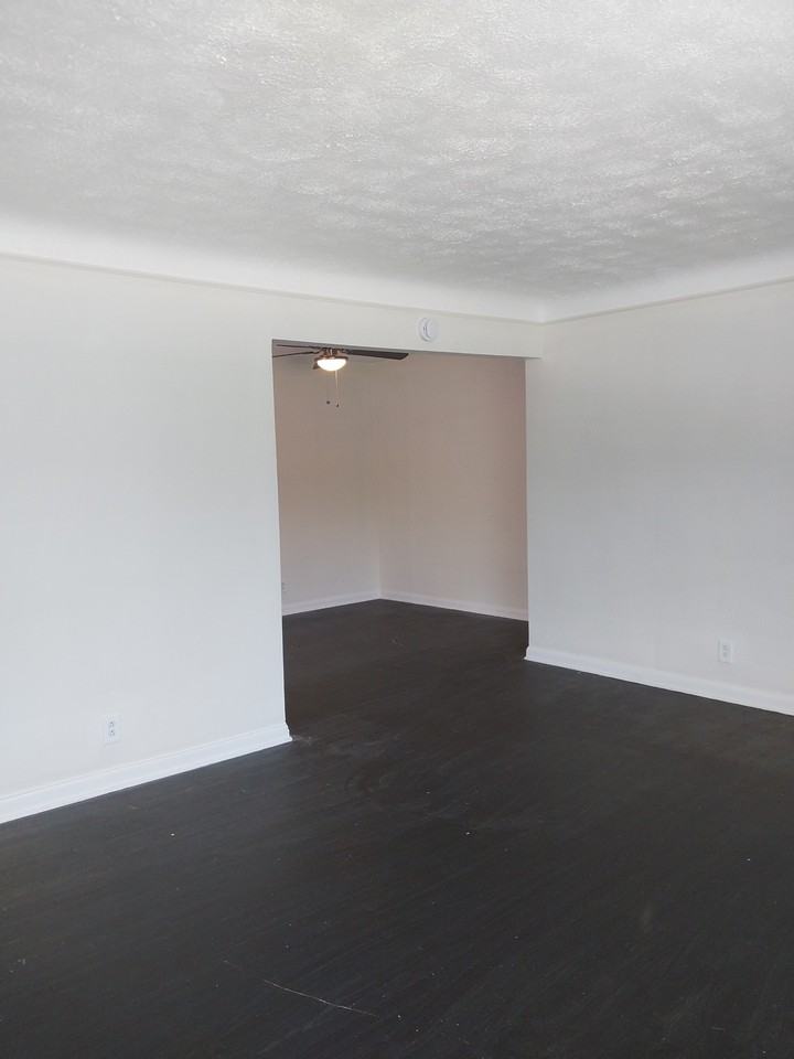 1927 W North Bend Rd #3 - Photo 4 of 19
