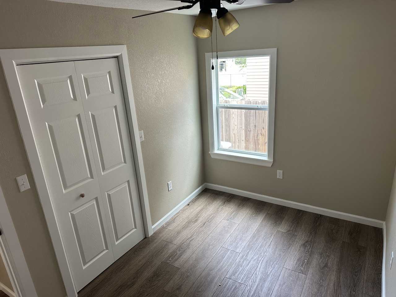 2401 E Maple Ave #NA - Photo 4 of 14