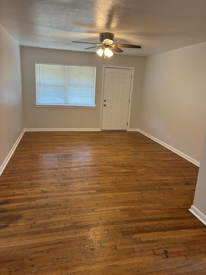 306 Hudson St #NA - Photo 4 of 16