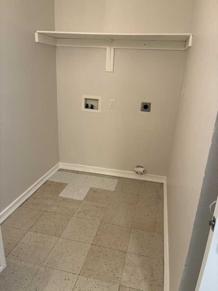 306 Hudson St #NA - Photo 6 of 16