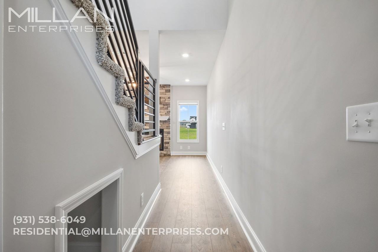 2075 Ireland Way - Photo 2 of 36