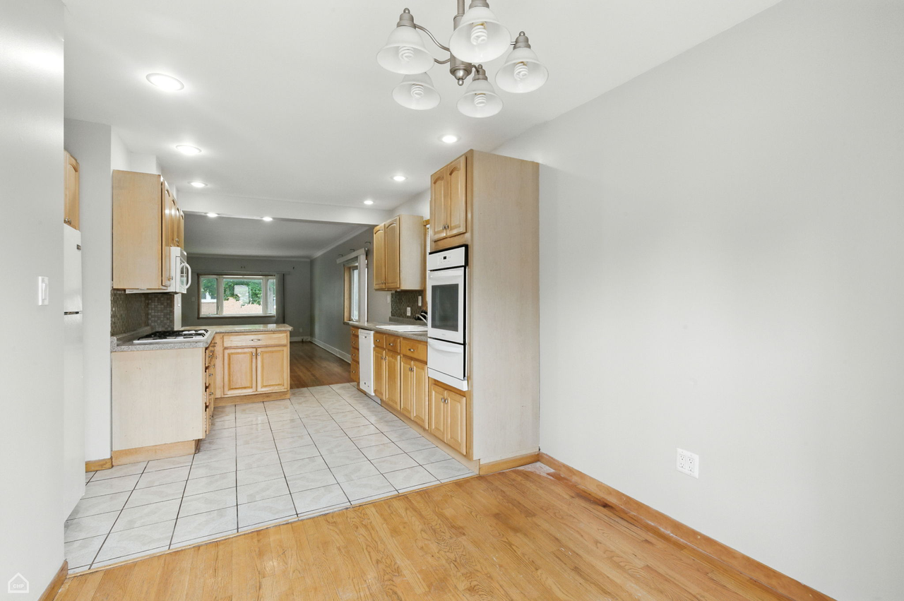5837 W Peterson Ave #1 - Photo 6 of 13