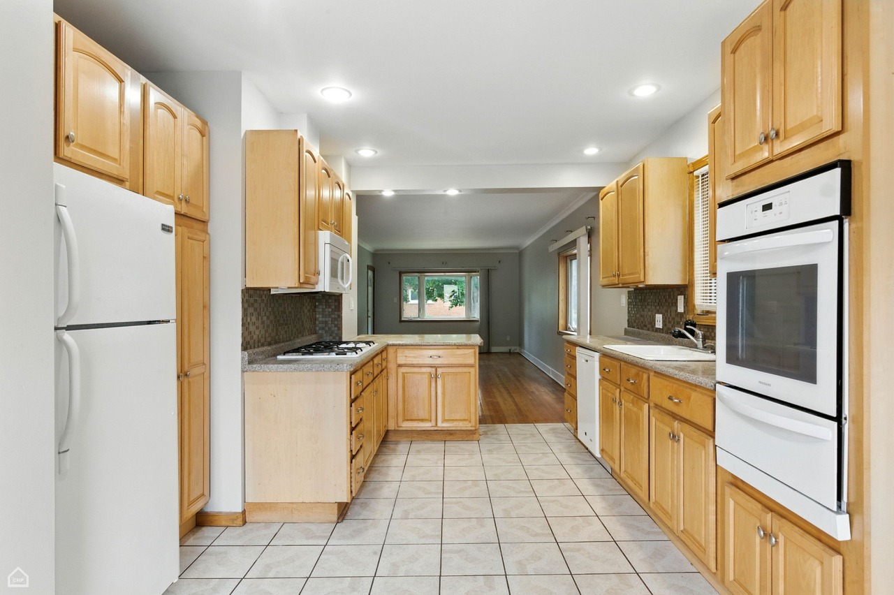 5837 W Peterson Ave #1 - Photo 7 of 13
