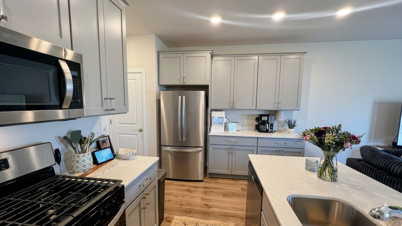 7703 Clayton Ave - Photo 3 of 19