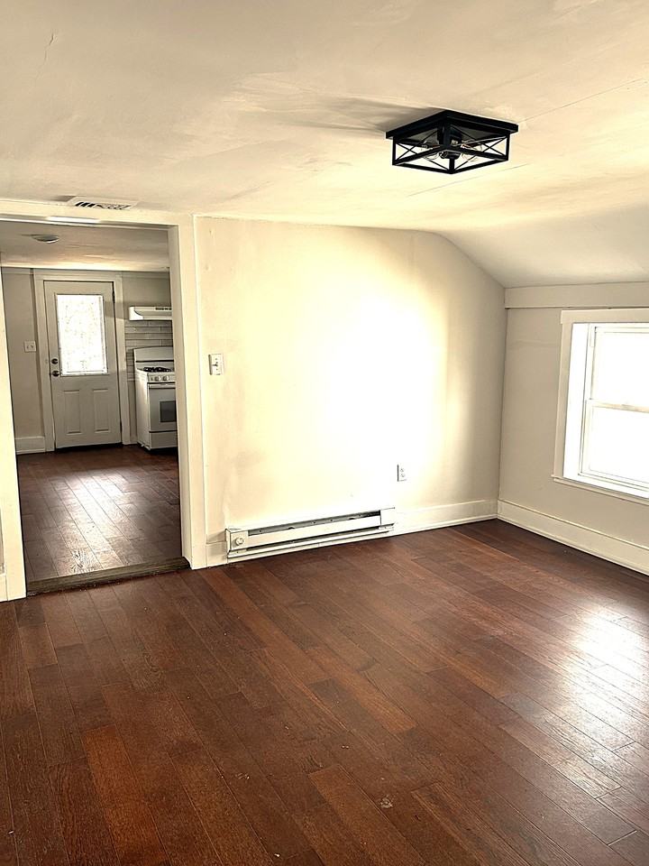 55 Warren St #1 - Photo 2 of 9