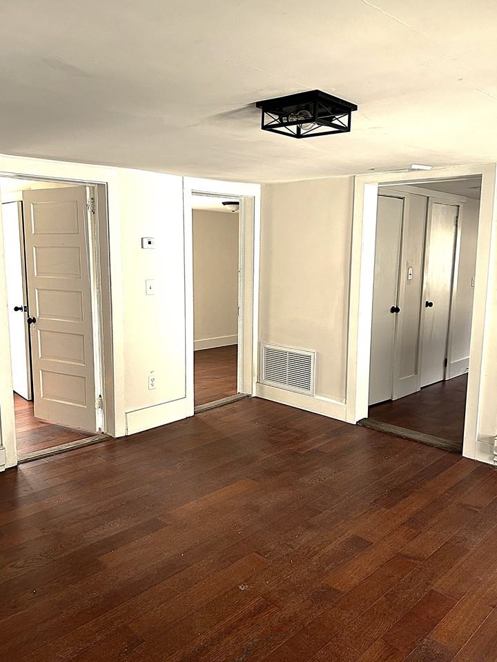 55 Warren St #1 - Photo 6 of 9