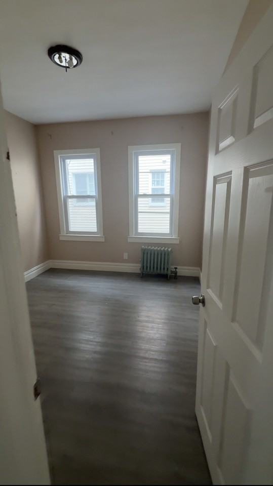164 Autumn St #1 - Photo 2 of 10