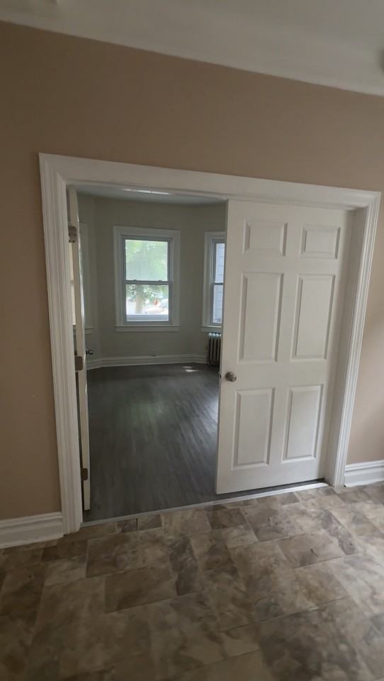 164 Autumn St #1 - Photo 3 of 10