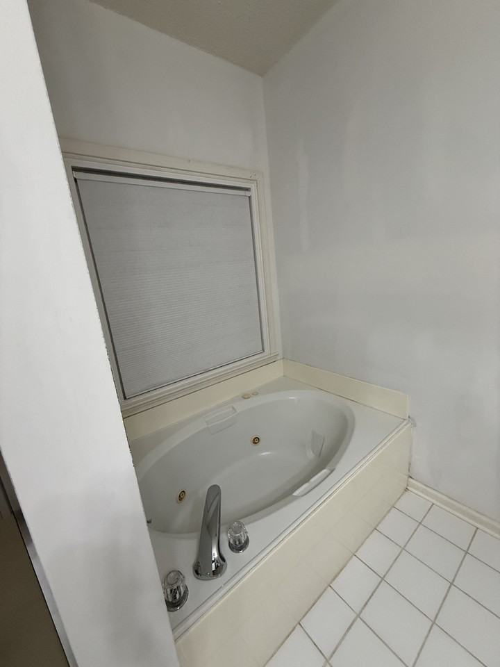 307 Lake Lennox Dr #NA - Photo 5 of 13