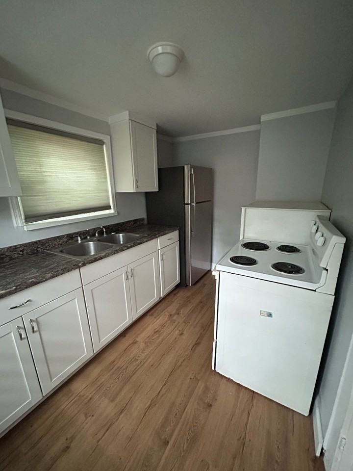 1517 Greenridge Rd #1 - Photo 3 of 7