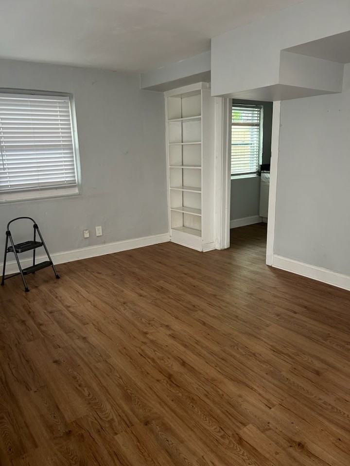 1517 Greenridge Rd #1 - Photo 6 of 7