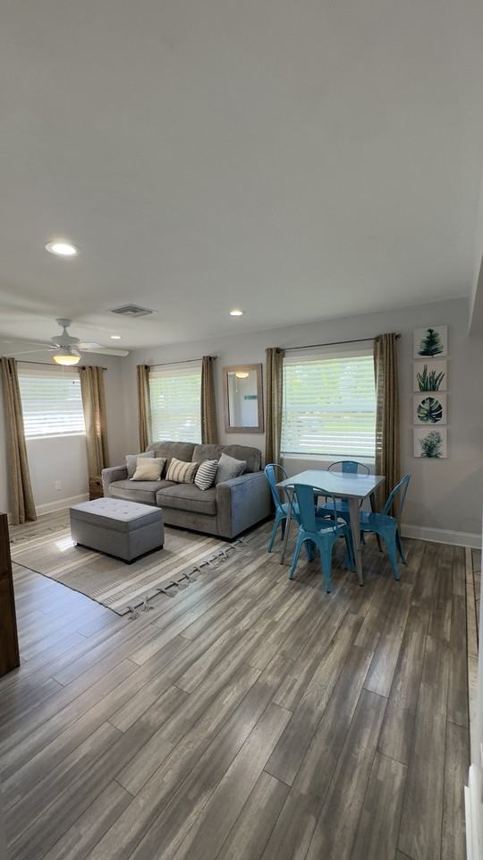 2370 Chaucer St #NA - Photo 4 of 18