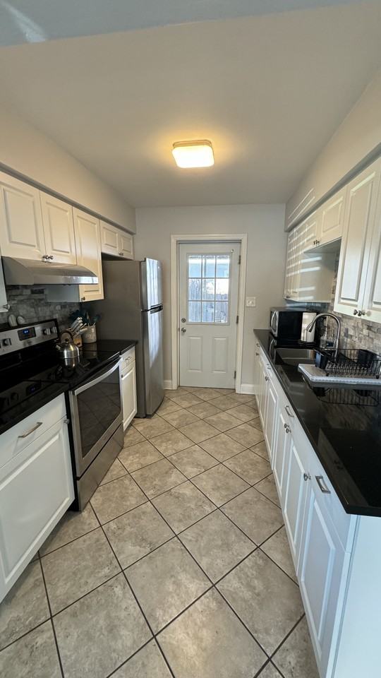 2370 Chaucer St #NA - Photo 5 of 18