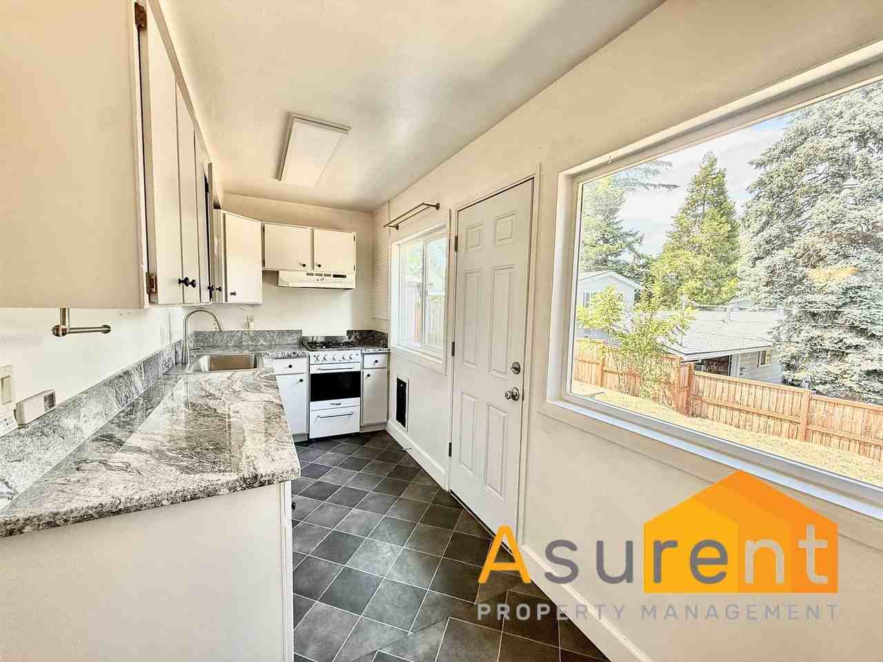 131 Coolidge St - Photo 3 of 15
