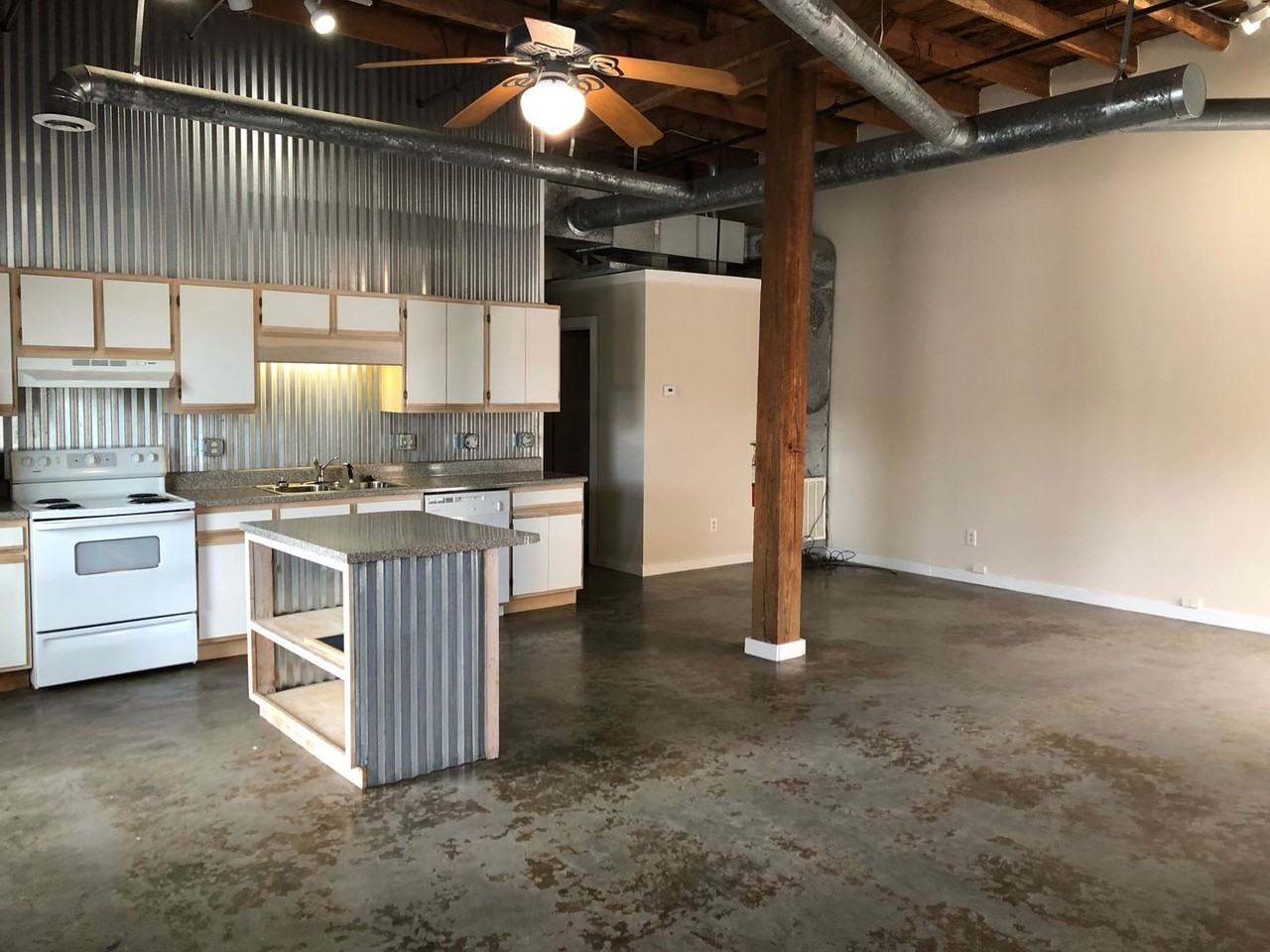 Villa Rica Lofts - Photo 5 of 18