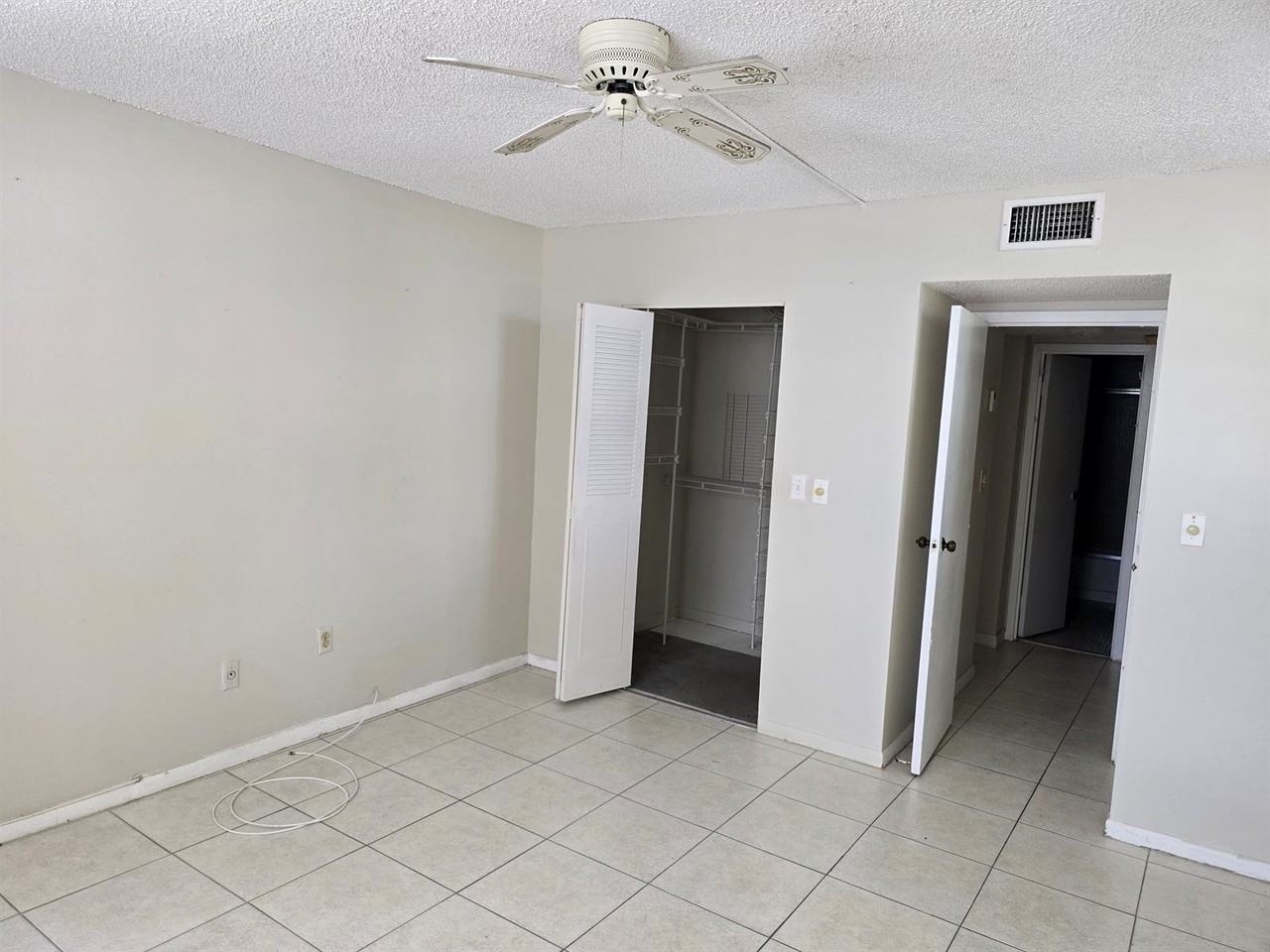 1800 North Lauderdale Avenue #1205 - Photo 5 of 6