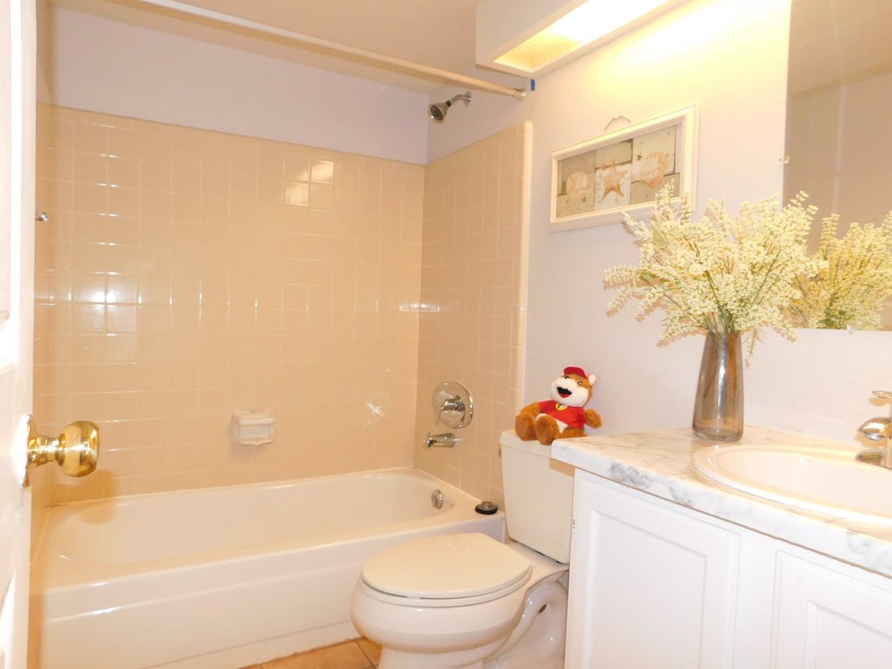 4044 S Carson St #F - Photo 6 of 15