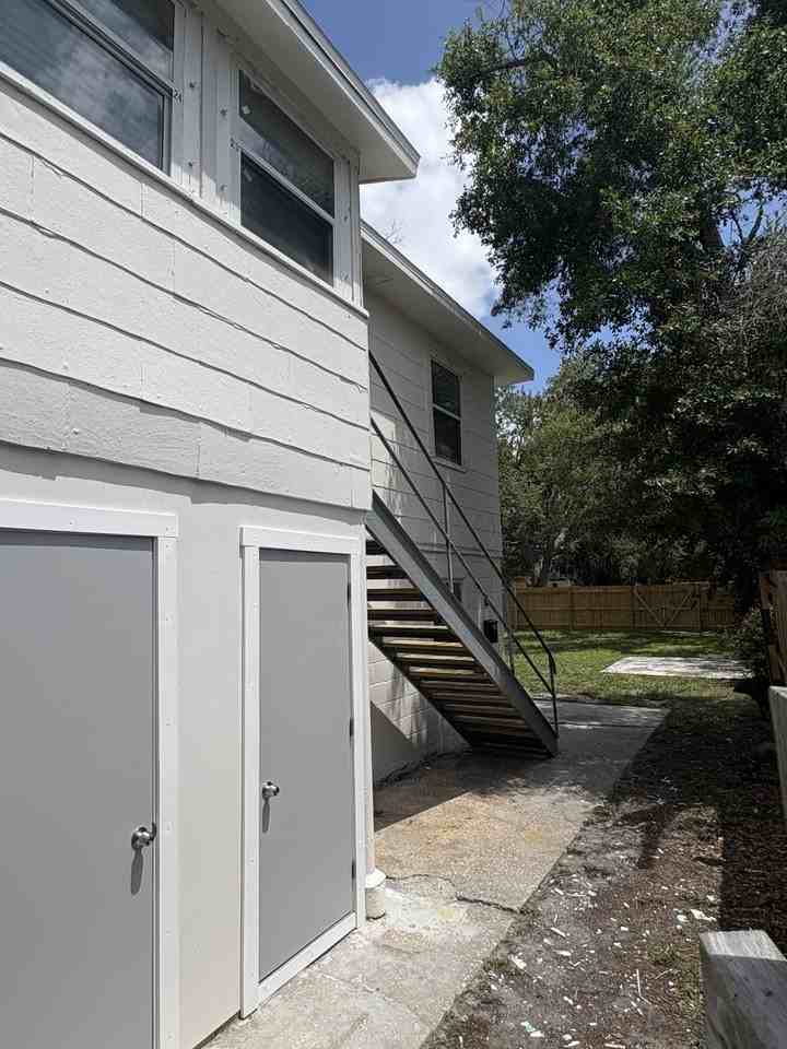 725 21st Ave S #A - Photo 4 of 17