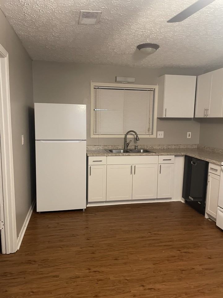 871 Pastel Dr Sw #NA - Photo 2 of 38