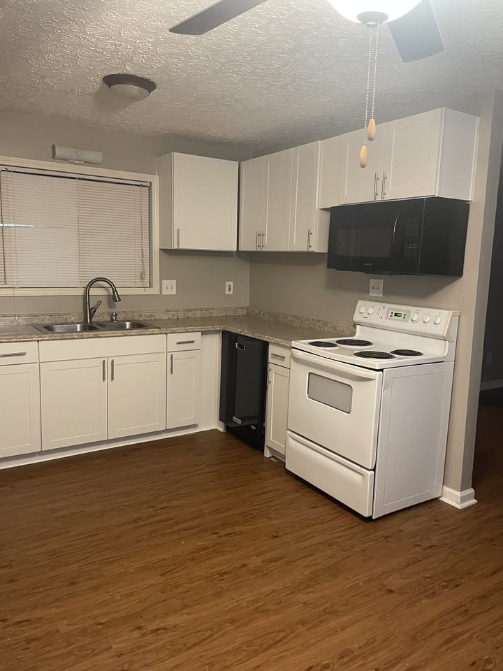 871 Pastel Dr Sw #NA - Photo 3 of 38