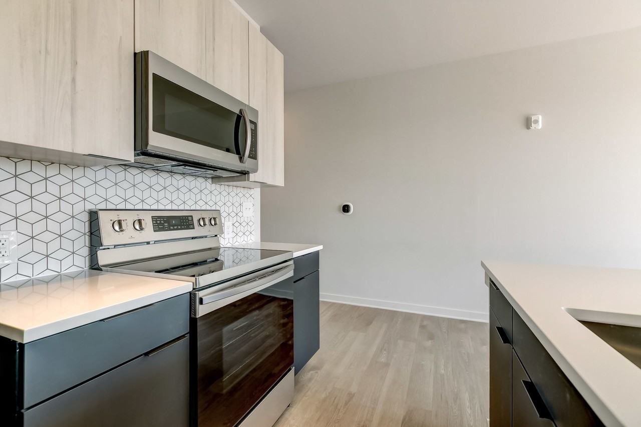 For Rent: Modern Urban Living at 115 W Hamburg – Your Ideal City Retreat Awaits! - Photo 2 of 50