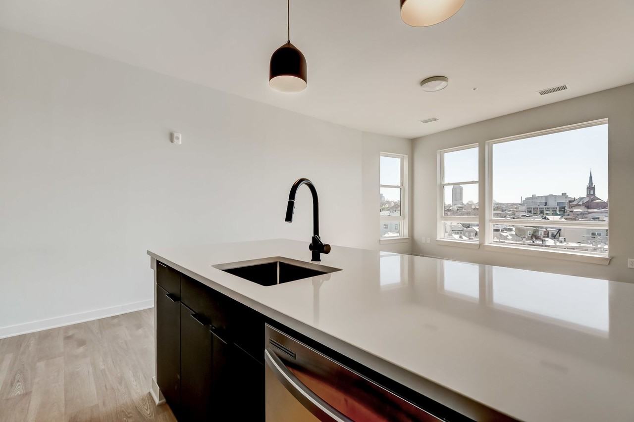 For Rent: Modern Urban Living at 115 W Hamburg – Your Ideal City Retreat Awaits! - Photo 4 of 50