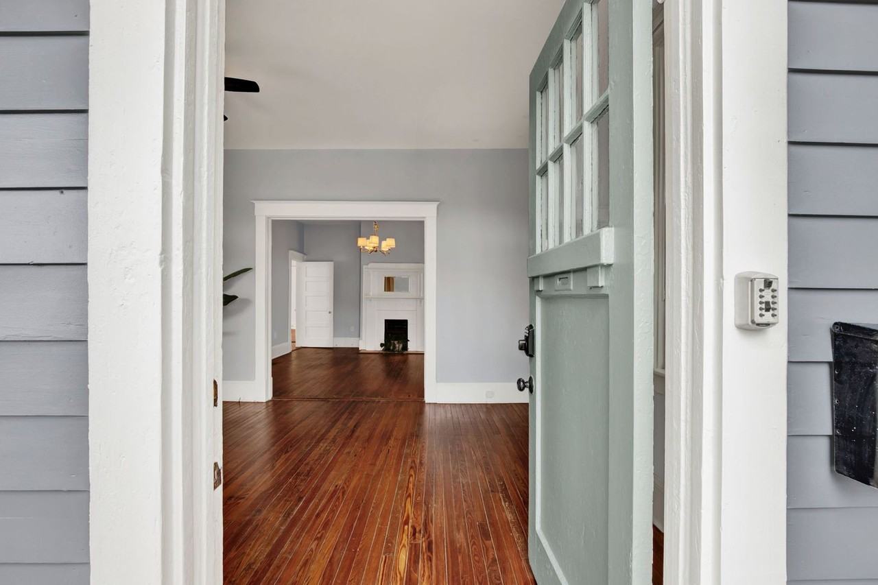 25 E 33rd St - Photo 3 of 31