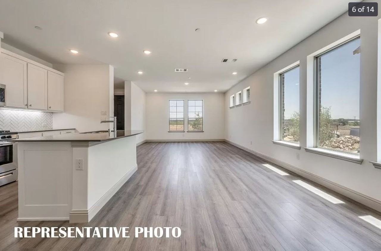 420 4th St - Photo 3 of 33